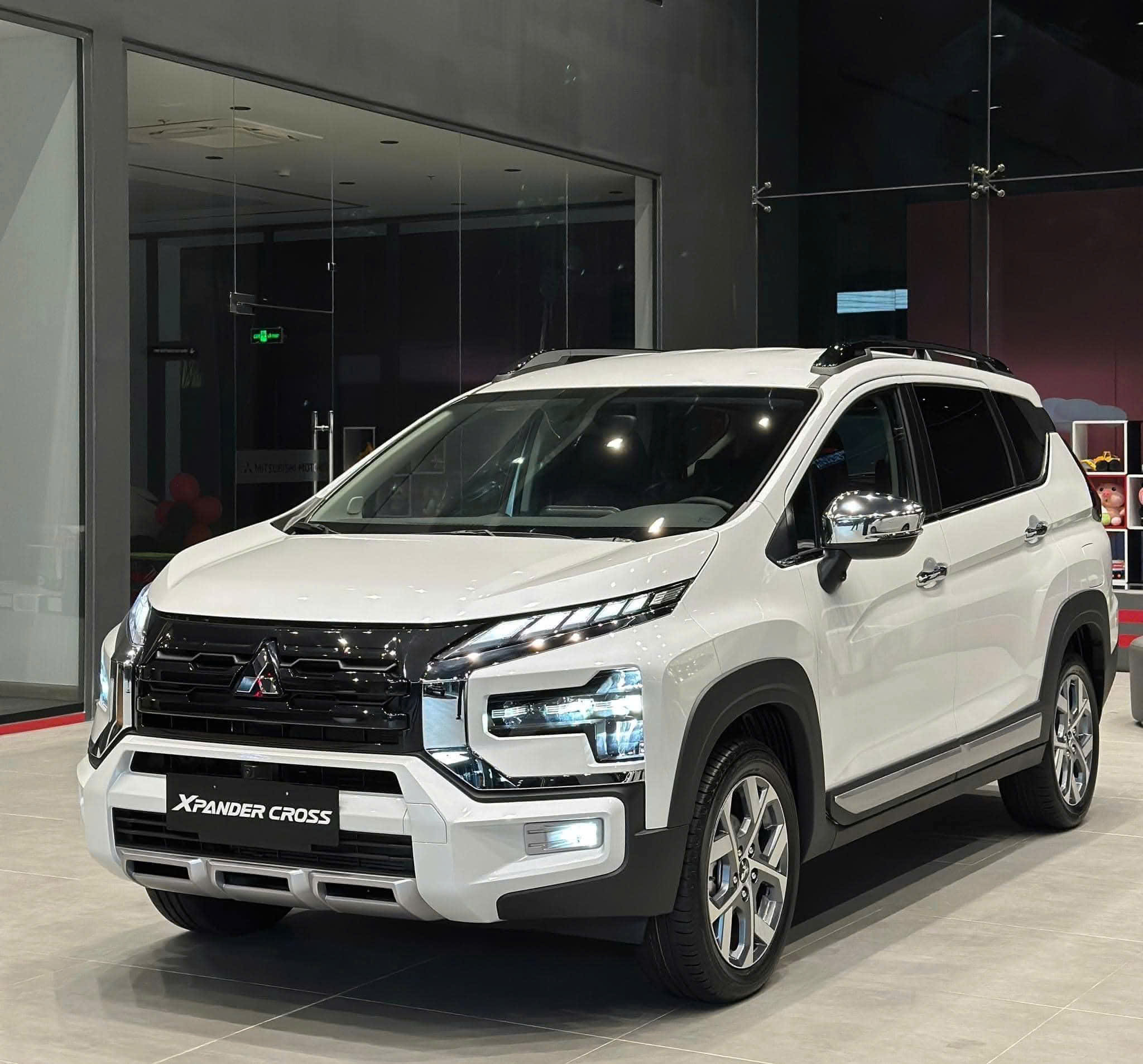 Mitsubishi Xpander Cross 2025 Hiện đại, mạnh mẽ, Đặt xe liền tay tặng ngay 70tr LH 0972.385.218 Mr Hải